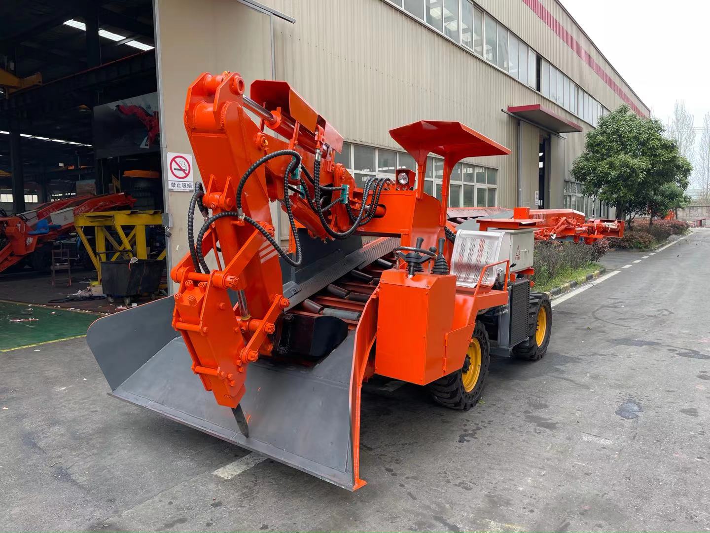 小型扒渣機(jī)斗齒，作為隧道扒渣機(jī)的易損配件該如何去維護(hù)